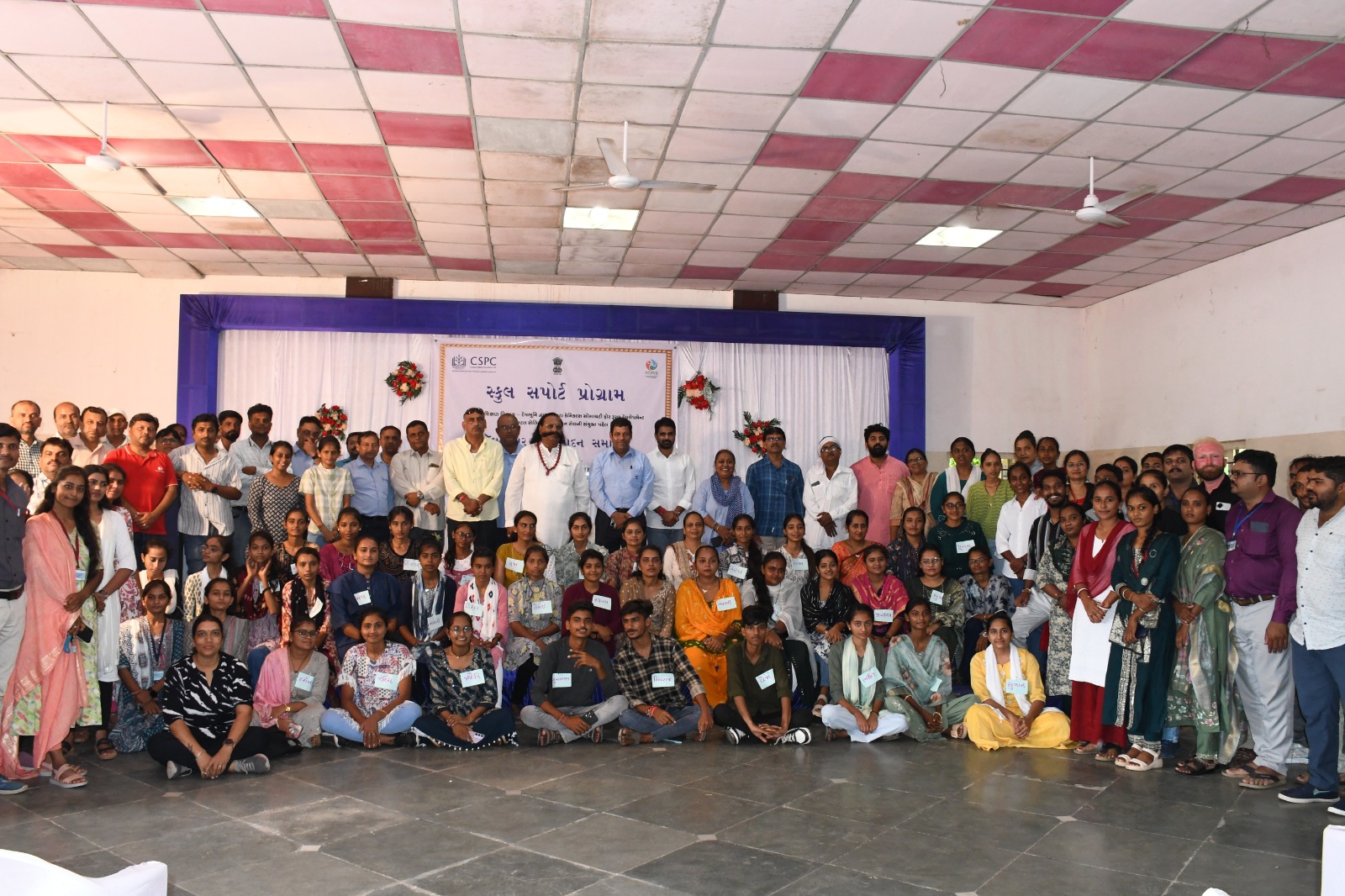Following the transfer of several government teachers, the program was initiated to help fill the gap and ensure continuity in children’s education. By identifying and training motivated youth from the local community in modern teaching methods, pedagogy and classroom management, the initiative ensures that learning continues without interruption.